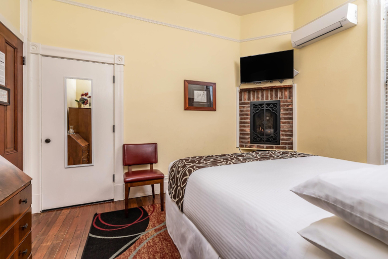 Bedroom 3, Hotel Napa Valley, an Ascend Collection Hotel, Napa