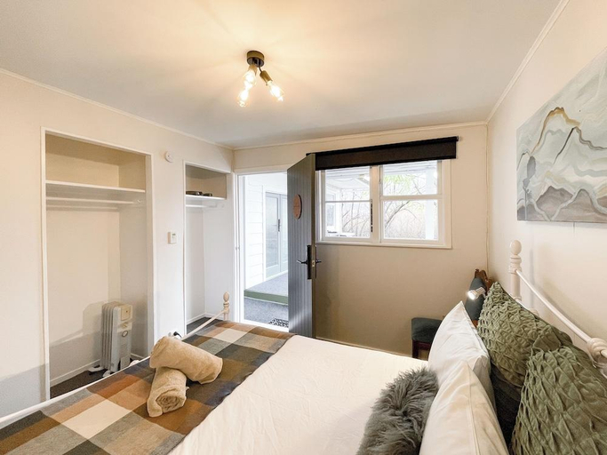 Bedroom 2, Kinloch Wilderness Retreat, Queenstown-Lakes