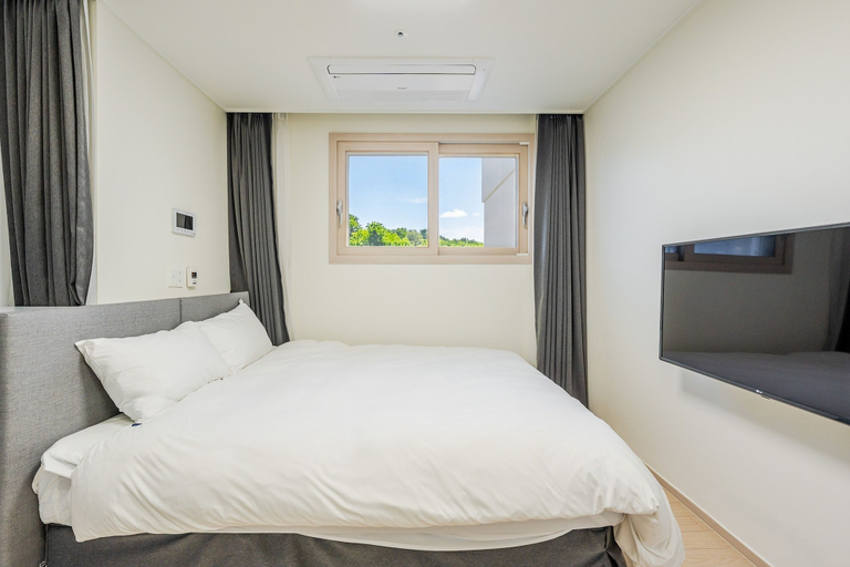 Room 5, Yangyang Oceanstay 24K, Yangyang