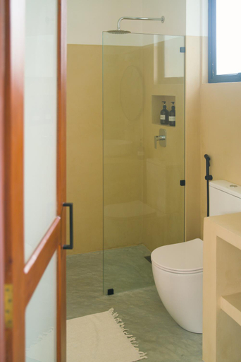 Bathroom 5, Lagoon Surfhouse, Habaraduwa