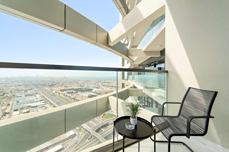Room 2, Silkhaus Stylish 2bdr in Aykon Tower, Dubai