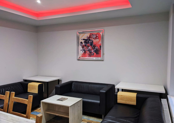 Interior 3, The Red Lounge House - sleeps 14, Sefton