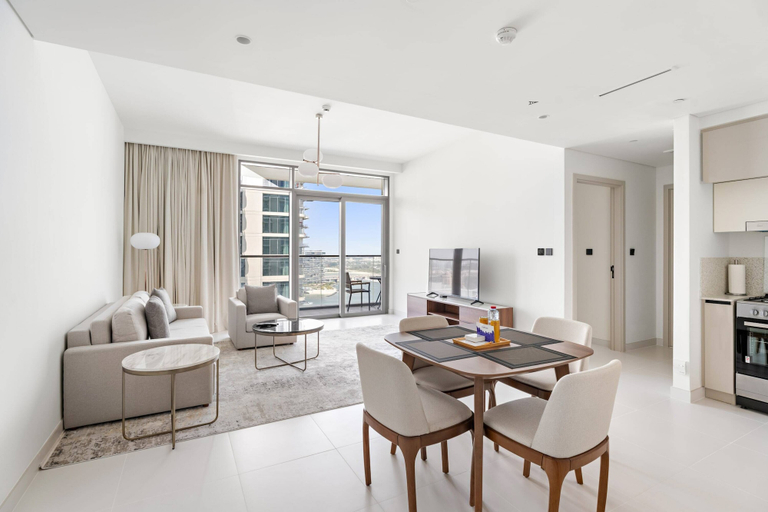 Room 4, Silkhaus Modern 1bdr Marina Vista Private Beach, Dubai