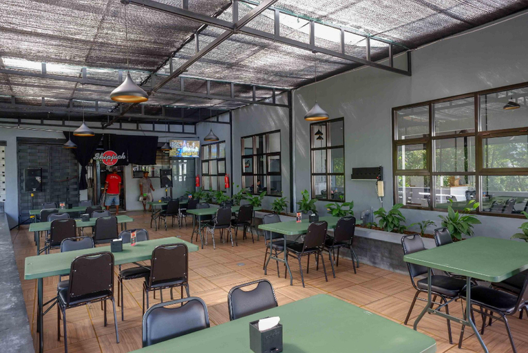 Food & Drinks, RedDoorz Plus @ Karangploso, Malang
