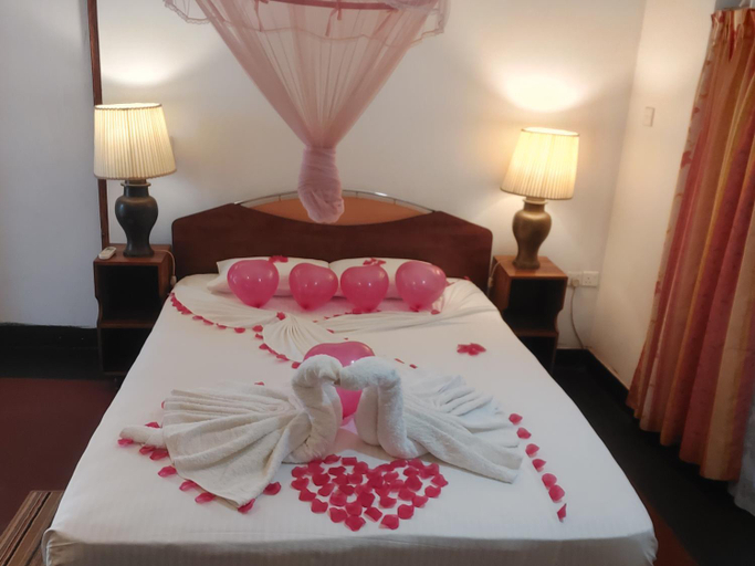 Bedroom 2, Hotel Shalini, N. Palatha East