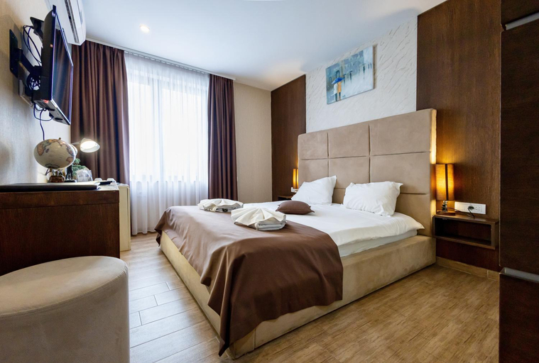 Bedroom 2, Hotel Crystal, Pećinci