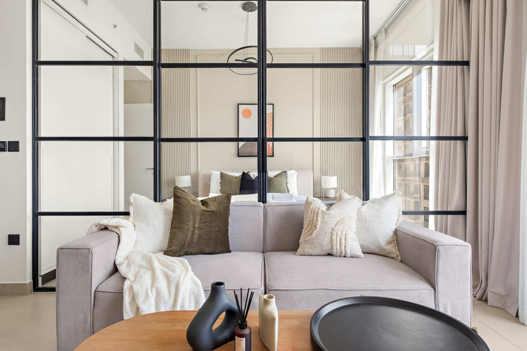 Room 3, Silkhaus Stylish 2bdr Emaar Tower Near Mall, Dubai