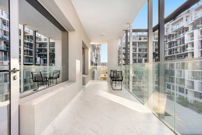 Room 3, Silkhaus Chic 1bdr in Oasis Tower Masdar City, Abu Dhabi City