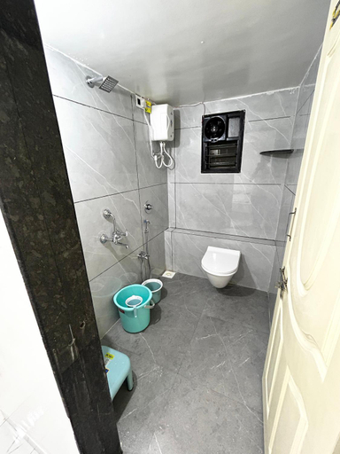 Bathroom, Vatavriksha Guest House,Akkalkot, Solapur