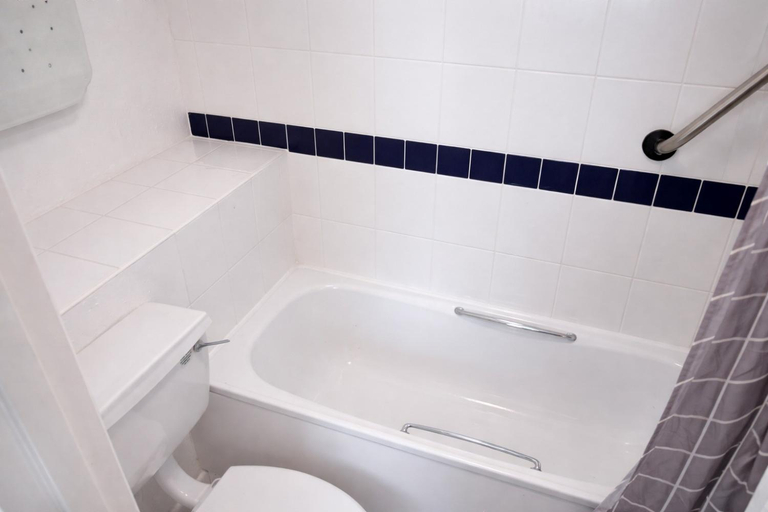 Bathroom 5, Ashton Court Hotel, Devon