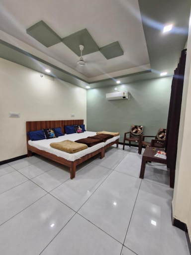 Others 2, TARA Guest House, Ujjain