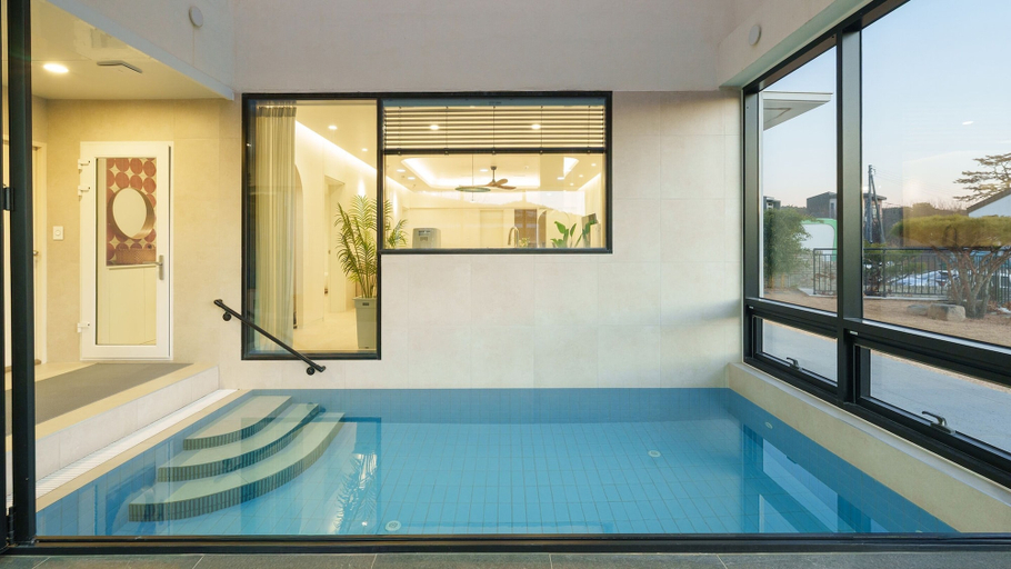 Room 5, The Jinam Pool Villa Gyeongju, Gyeongju