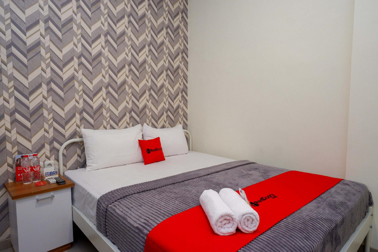 Bedroom, RedDoorz Plus @ Karangploso, Malang