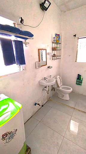 Bathroom 5, Real House, Real