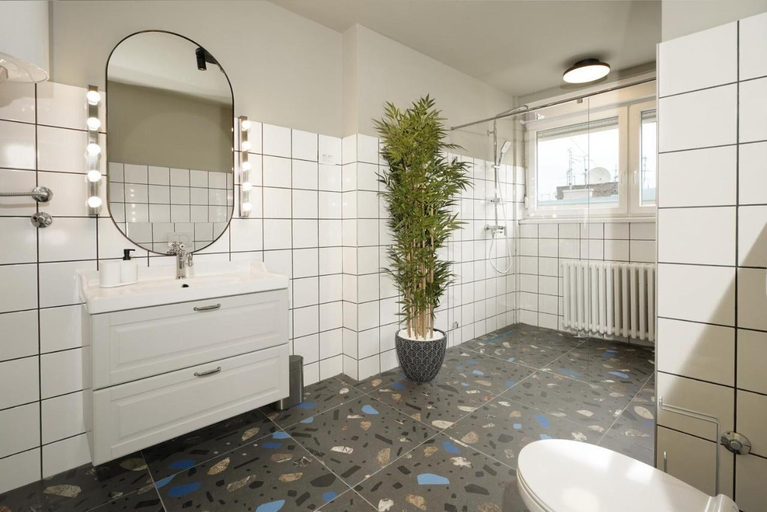 Bathroom 5, Black Gallo Residences, Belgrade