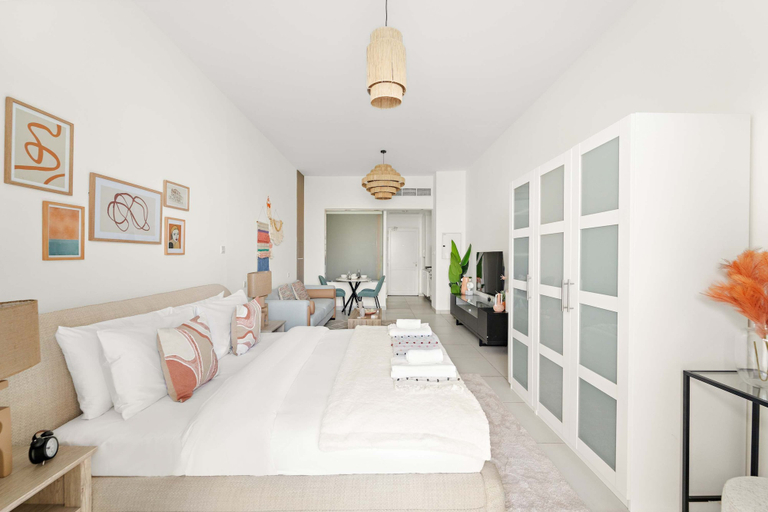 Room 2, Silkhaus Offshore Studio Palm Views East Tower, Dubai