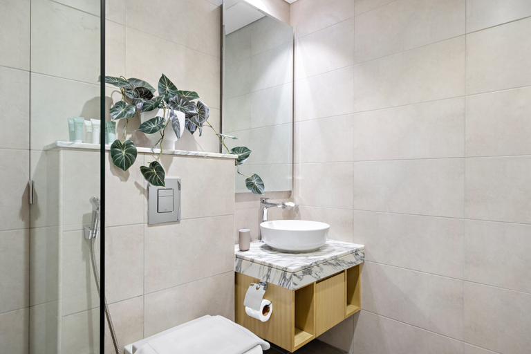Room 2, Silkhaus New High Floor Studio Aykon City, Dubai
