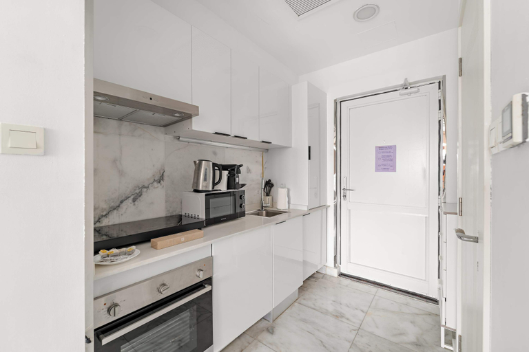 Room 5, Silkhaus Chic Studio in Palm Jumeirah Sea View, Dubai