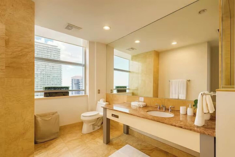 Bathroom 2, RS Suites - The AKA Residence, Miami-Dade