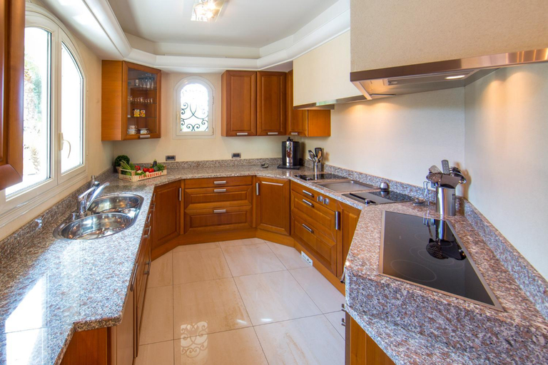 Others 5, Stunning Villa with Large Pool, Billiard room and Mini-golf, Alpes-Maritimes