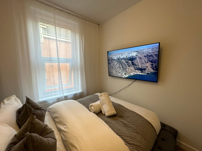 Bedroom 2, Comfortable room ,shared kitchen,5 min to the beach and O2 academy, Bournemouth