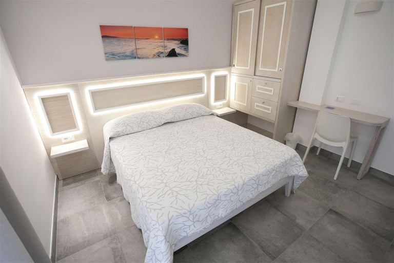 Bedroom 2, B&B Holiday Tropea, Vibo Valentia