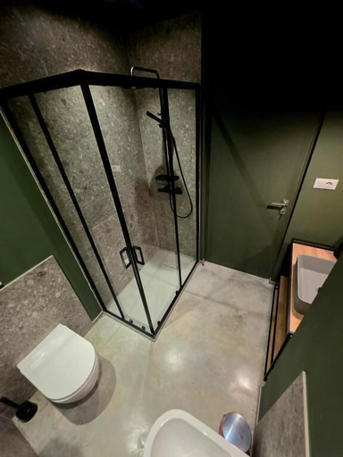 Bathroom 3, Sottocoperta, Teramo