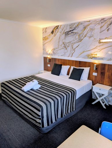 Bedroom 3, Hampton Villa Motel, Rockhampton
