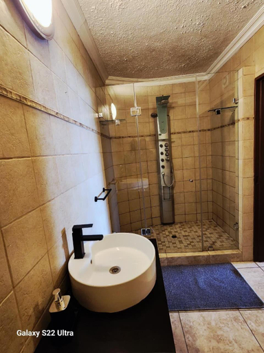 Bathroom, Harties View, Bojanala