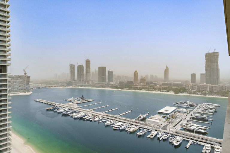 Room 5, Silkhaus Emaar Beachfront Tower w Balcony, Dubai