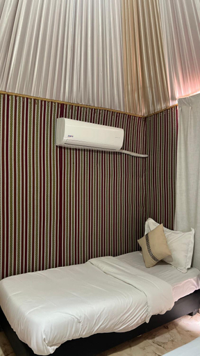 Bedroom 4, Osama Luxury Camp for Camping and Bubbles, Quaira