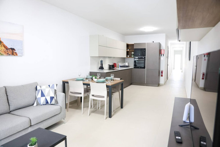 Room 5, Central Sliema Stay Sea View -steps to Promenade
