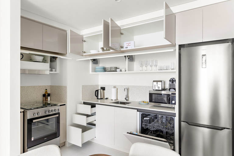 Room 5, Silkhaus 1bdr Exclusive Sea View Marina Vista, Dubai