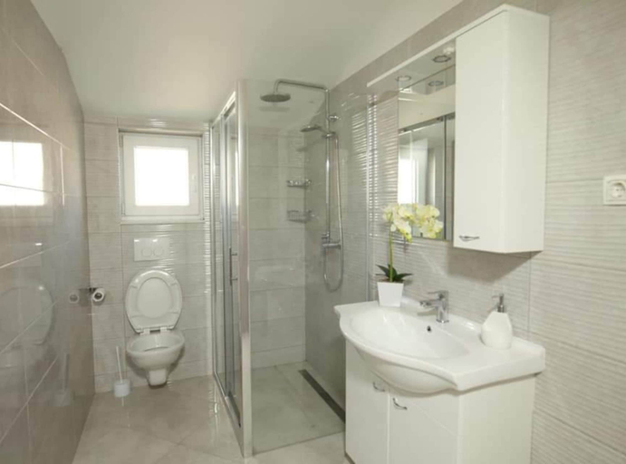 Bathroom 2, Apartments Ana, Vodice