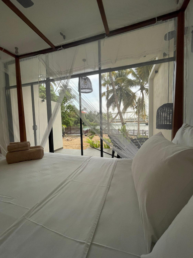 Bedroom 2, Lagoon Surfhouse, Habaraduwa