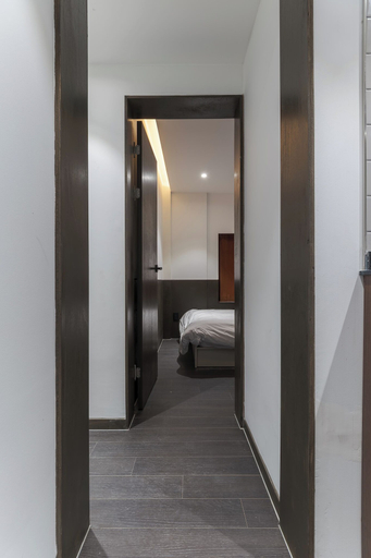 Room 3, J nine Lodge, Jung