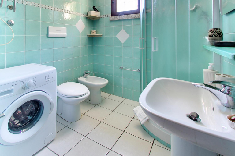 Bathroom 5, Residence Oasi Anfiteatro, Nuoro
