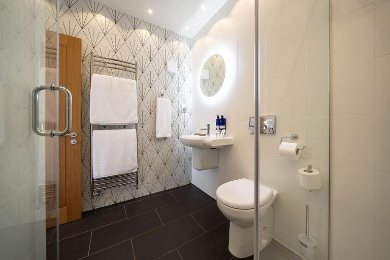 Bathroom 3, The Shoregate, Fife