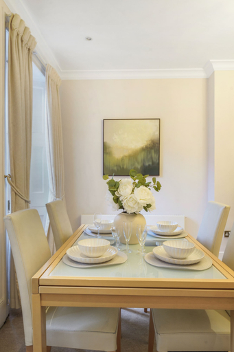 Dining 5, Hertford Flat 8, London