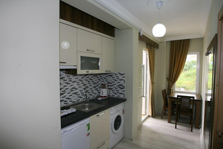 Others 4, Borahan Apart, Merkez