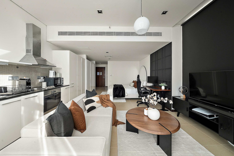 Room 4, Silkhaus Studio Premium Work Set Gamer s Dream, Dubai