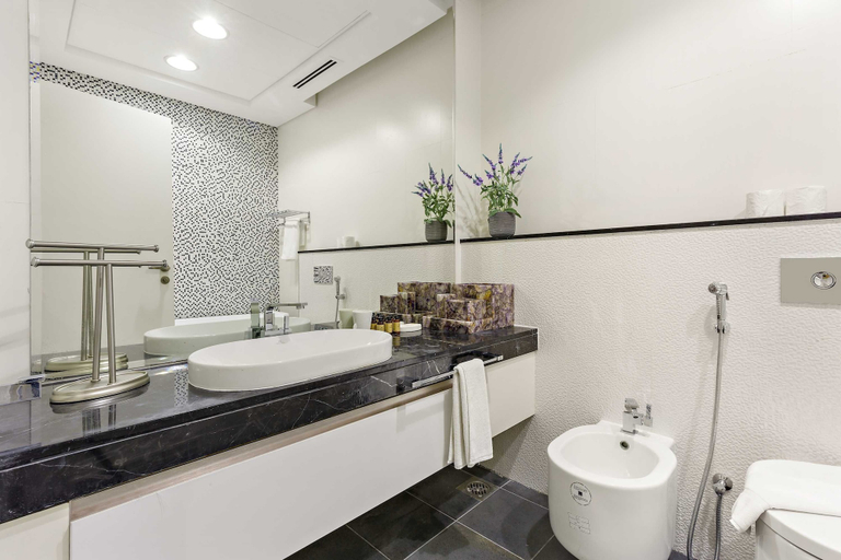 Room 3, Silkhaus 64floor PH Ballroom Hall Private Pool, Abu Dhabi City