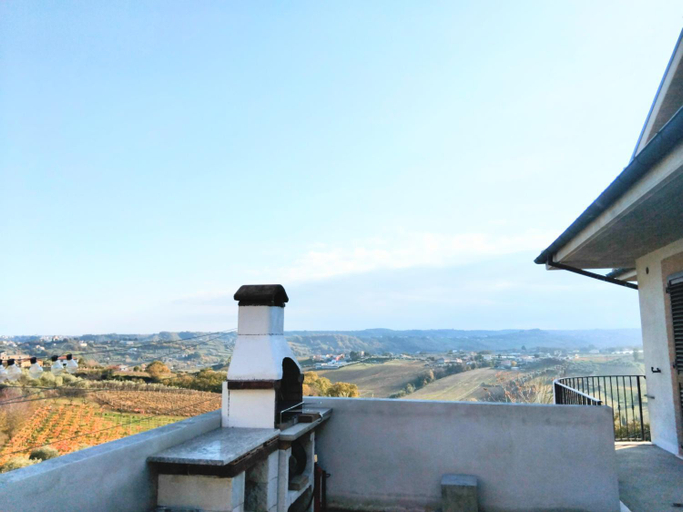 Others 5, Tenuta Ornella, Chieti