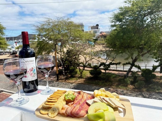 Outdoor dining 4, ARENA DORADA, San Cristóbal