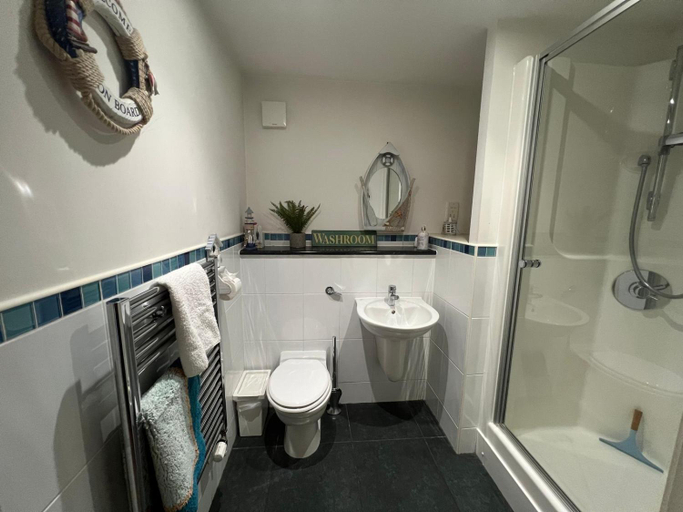 Bathroom, Riverview, Essex