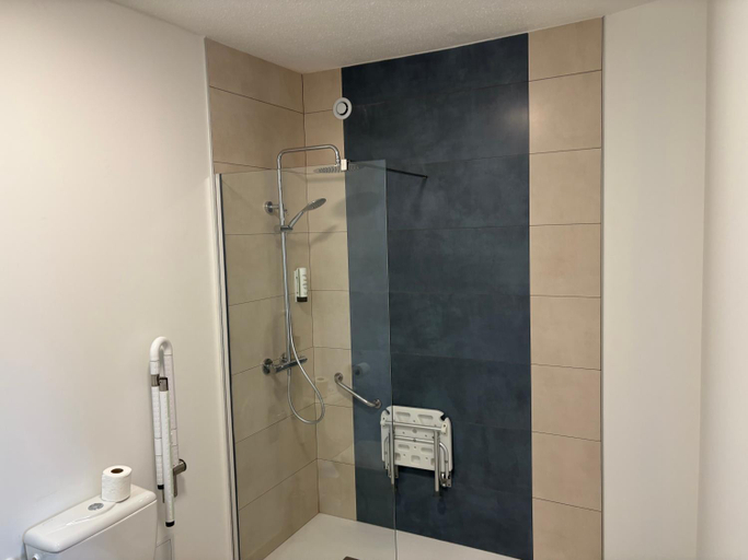 Bathroom 4, Hôtel des Etats Unis, Haute-Garonne