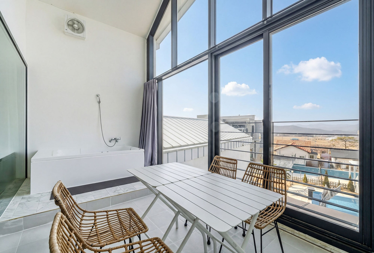 Room 3, Gyeongju Heybreeze Pool Villa, Gyeongju