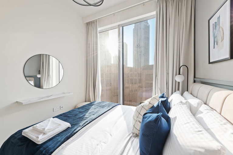 Room 4, Downtown Apartment w Tower Pool Balcony, Dubai