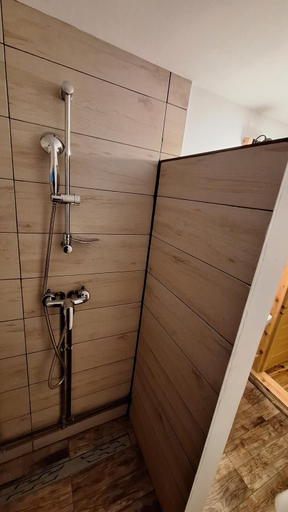 Bathroom 2, Casa lu` Cojocar, Stulpicani