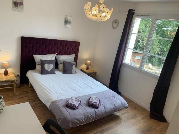 Bedroom 2, Chambres d'hôtes Sous les Grands Chênes, Loire-Atlantique
